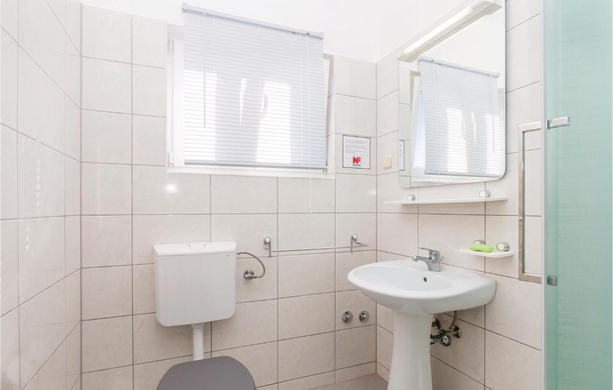 Beautiful Apartment In Pinezici With Wifi Eksteriør billede
